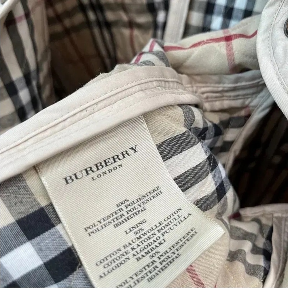 BURBERRY Beige Quilted Nova Check
Pattern Jacket - Picture 10 of 10